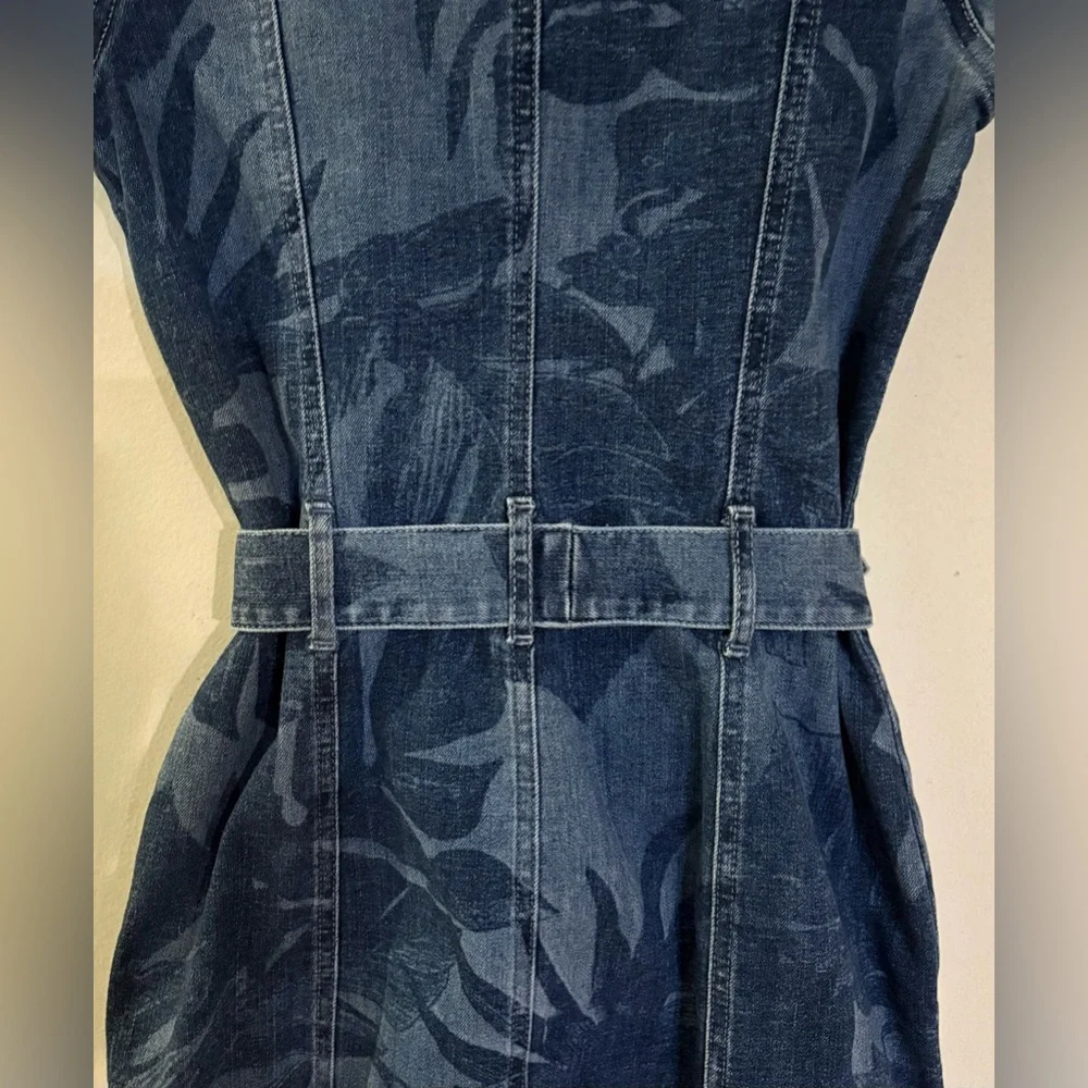 GUESS, Denim Belted Button Front Stella Mini Dress, Tropical Print, Size S - Picture 6 of 11